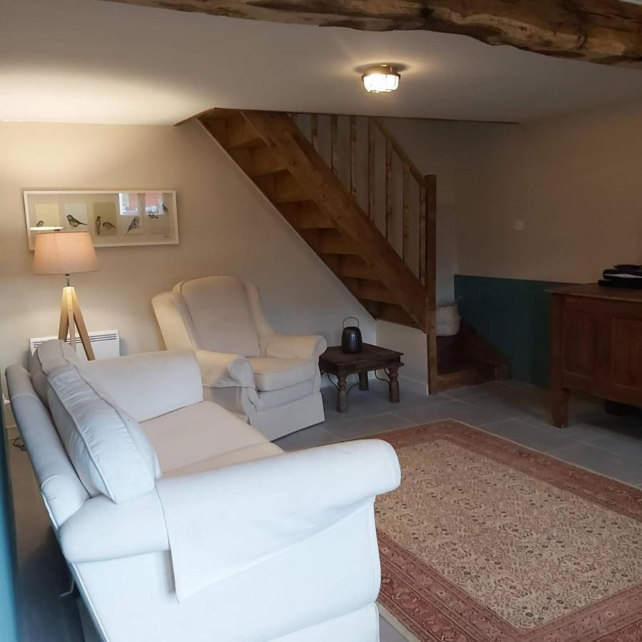 Beautiful 2 Bed Cottage With Swimming Pool Pageas Exterior foto