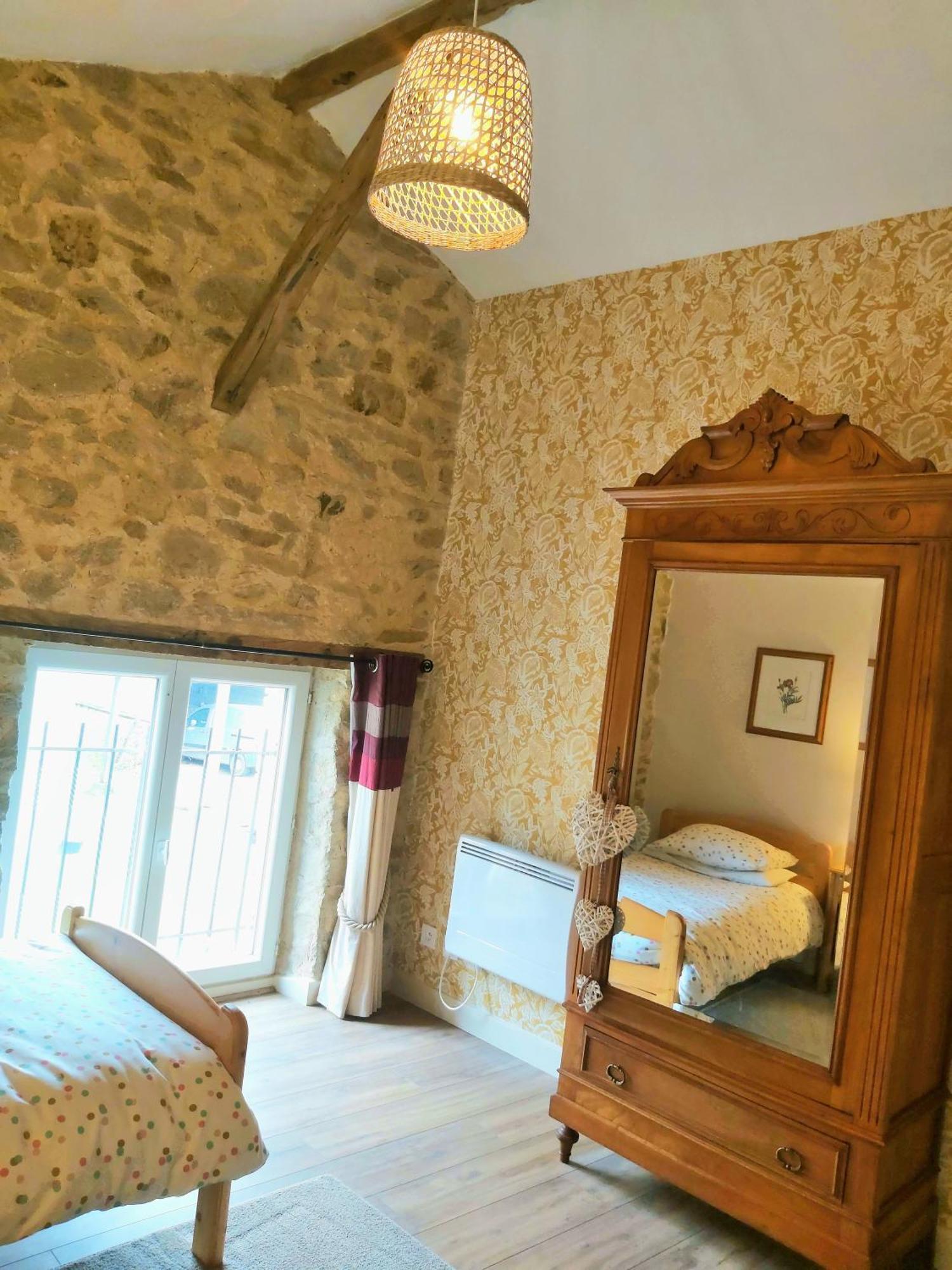 Beautiful 2 Bed Cottage With Swimming Pool Pageas Exterior foto